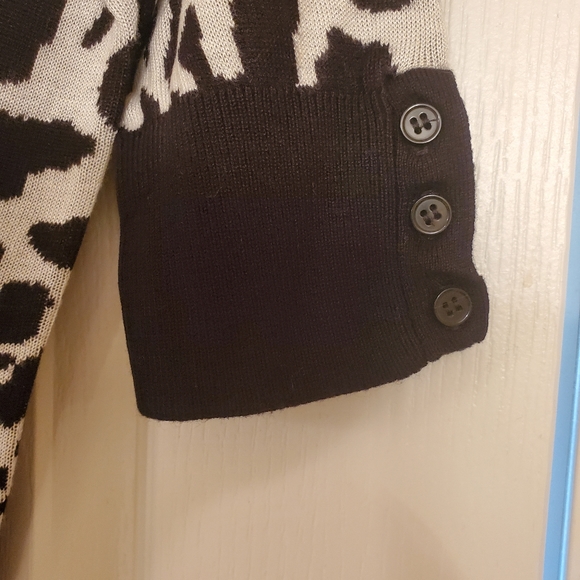 Express Sweater - Picture 3 of 3